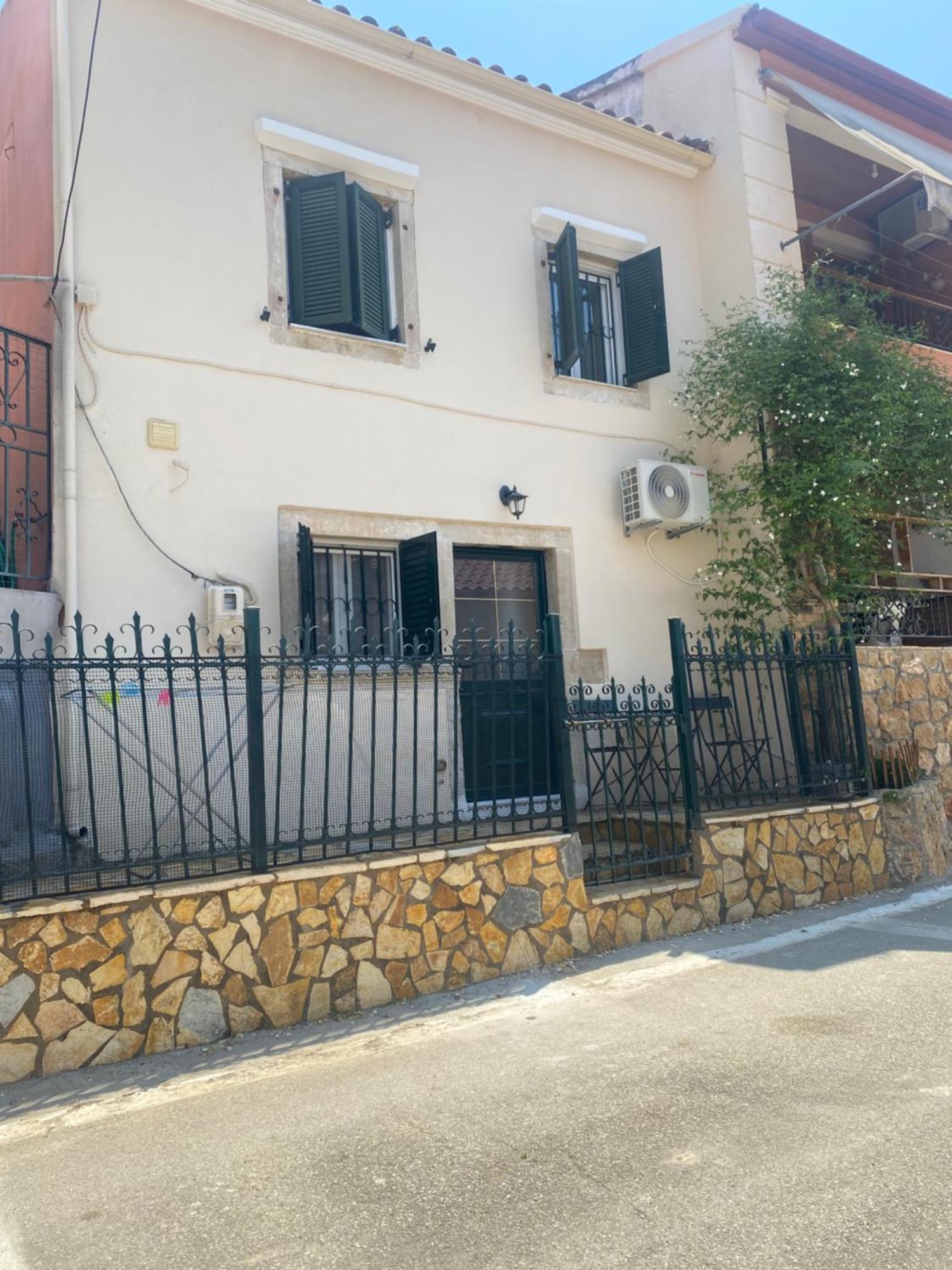 Little Village House Valanio Exterior photo